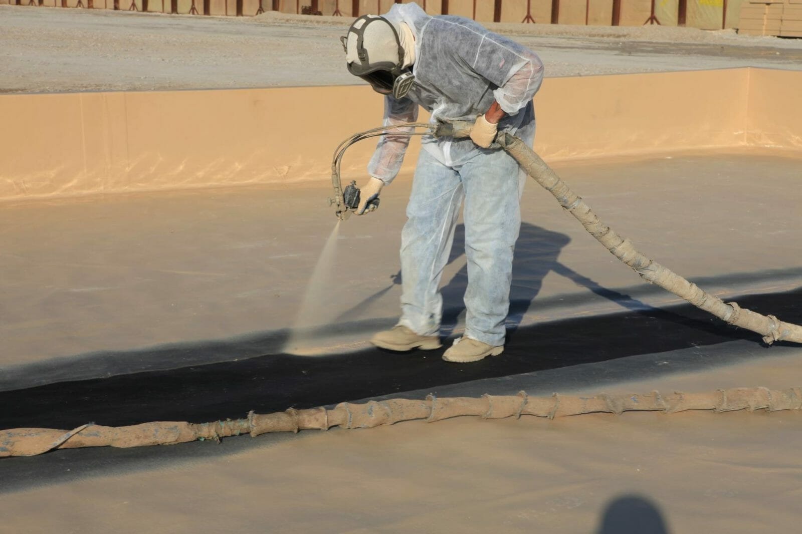 كيف تتم عملية العزل المائي؟